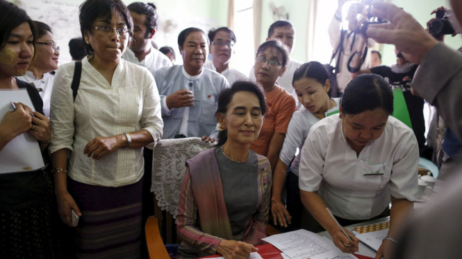 Aung San Suu Kyi  Daftakar Diri Sebagai Calon Presiden