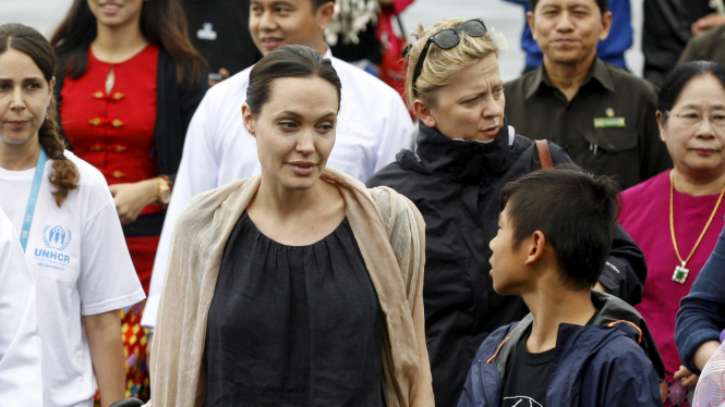 Angelina Jolie semakin kurus