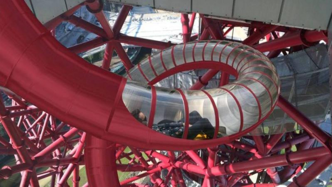 Papan seluncur ekstrem di Queen Elizabeth Olympic Park