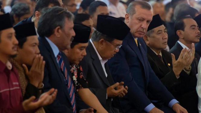 Presiden Turki Recep Tayyip Erdogan shalat Jumat di Masjid Istiqlal