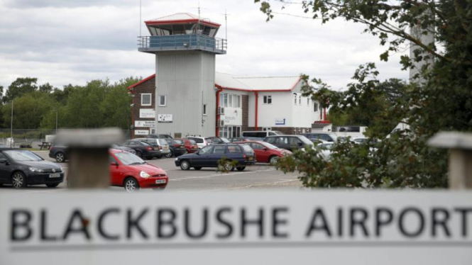 Kecelakaan pesawat keluarga Osama bin Laden di Bandara Blackbushe di Inggris