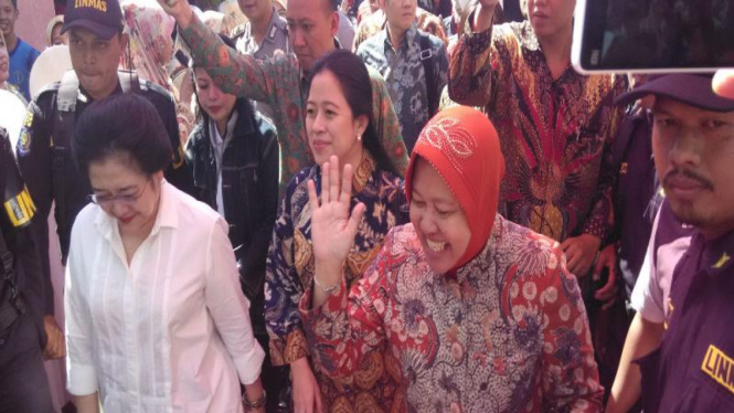 Wali Kota Surabaya Tri Rismaharini dan Megawati
