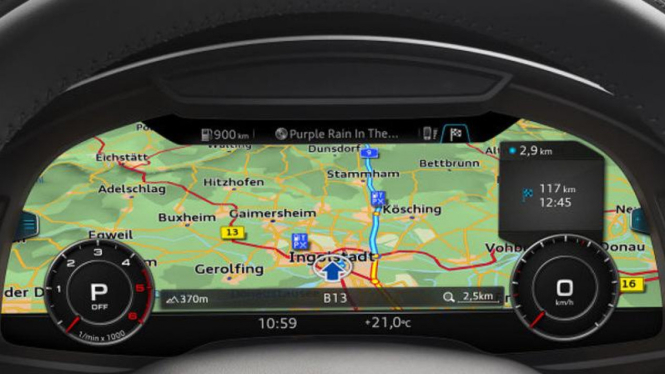 Dasbor mobil Audi yang dilengkapi dengan peta digital.