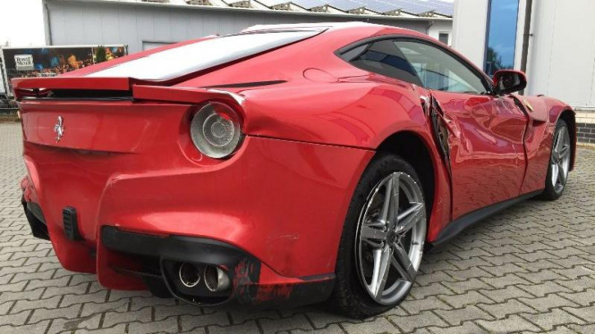 Ferrari F12 Berlinetta dijual murah