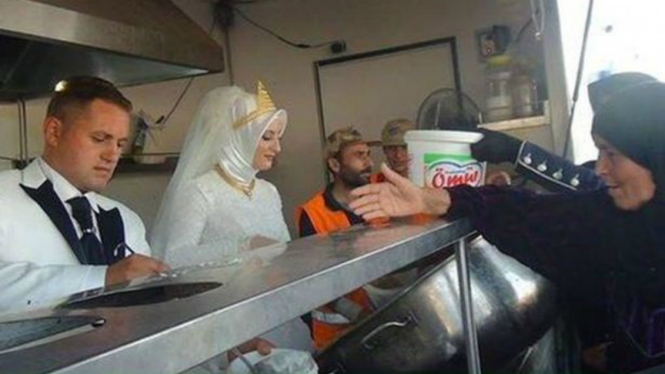 Pasangan pengantin di Turki