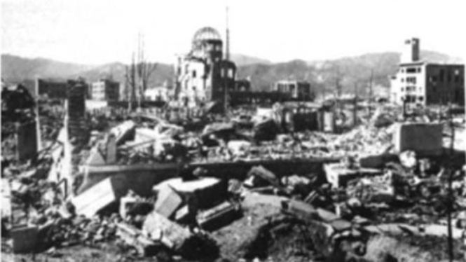 Kerusakan setelah ledakan bom atom di Hiroshima.