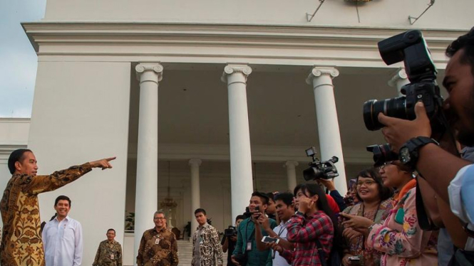 Presiden Joko Widodo bersama para wartawan di Istana Bogor 