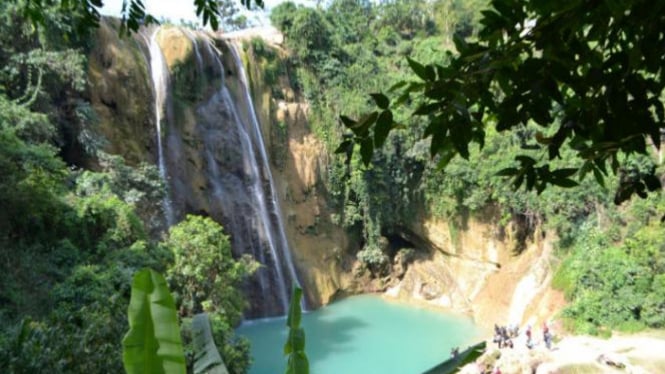 Maut Yang Mengintai Di Air Terjun Nglirip Tuban Viva