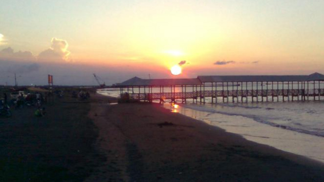 Pesona Cantik Dari Pantai Purwahamba Indah Tegal Viva