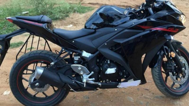 Yamaha R3 yang dijual di India