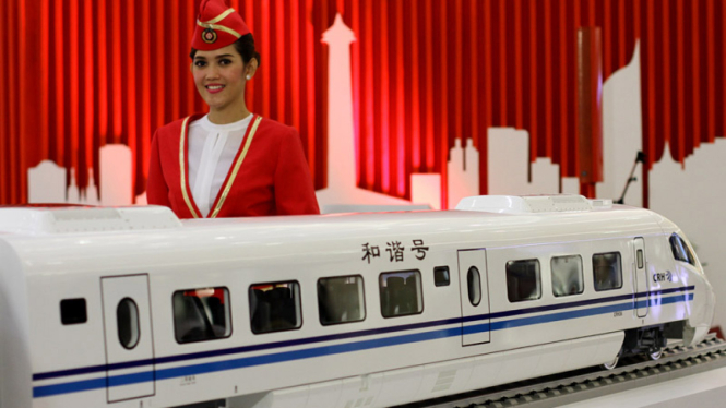 Pameran Kereta Cepat China di Senayan City