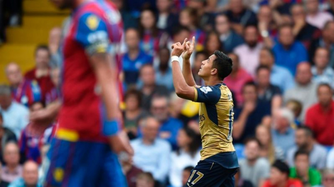 Pemain Arsenal, Alexis Sanchez, rayakan gol