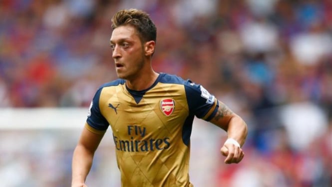 Pemain Arsenal, Mesut Oezil