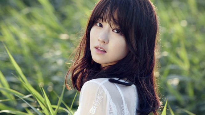 Park Bo Young.