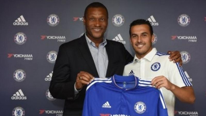 Pedro saat resmi dikontrak Chelsea