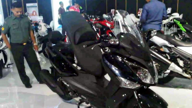 Motor Sym Maxym 400i. 