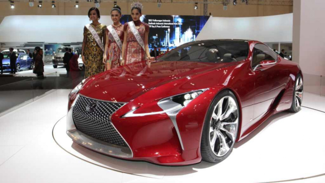 Dua Mobil Konsep Lexus Curi Perhatian Pengunjung GIIAS