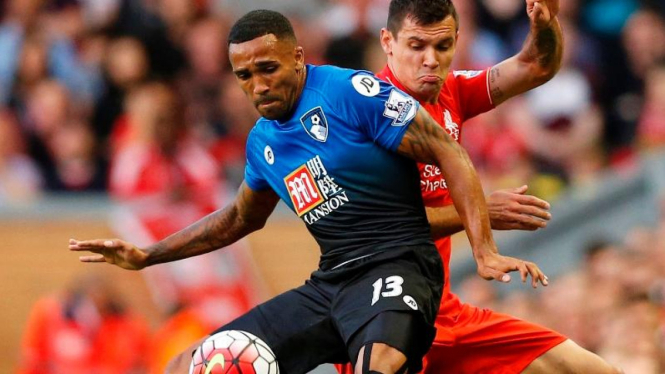 Pemain Bournemouth, Callum Wilson (Biru)