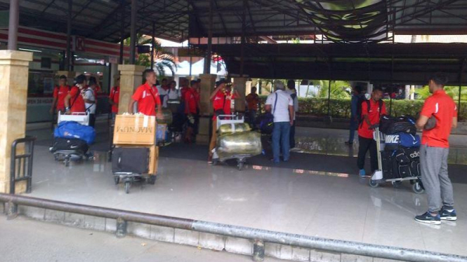 Persija Jakarta saat tiba di Bali, 27 Agustus 2015.