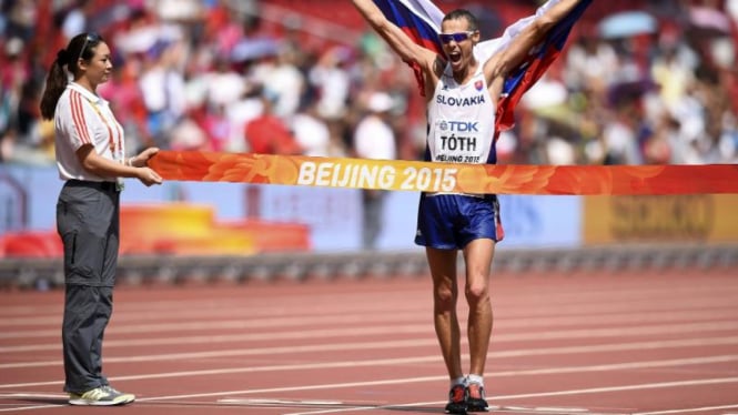 Matej Toth dari Slovakia memenangkan jalan cepat 50K IAAF di Beijing