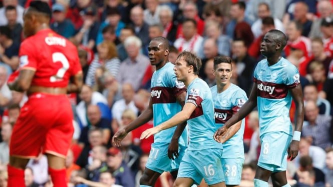 Pemain West Ham United merayakan gol