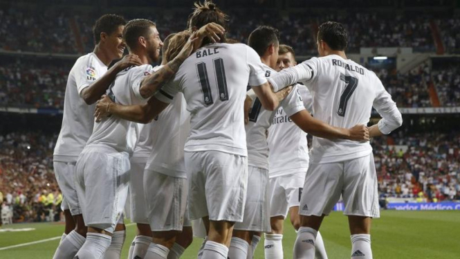 Para pemain Real Madrid merayakan gol Gareth Bale