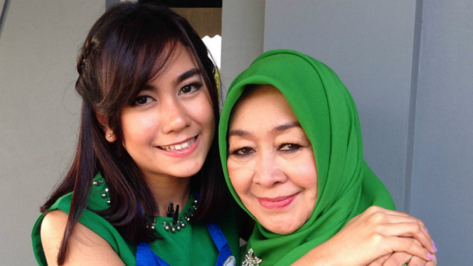 Anisa Rahma dan orangtua