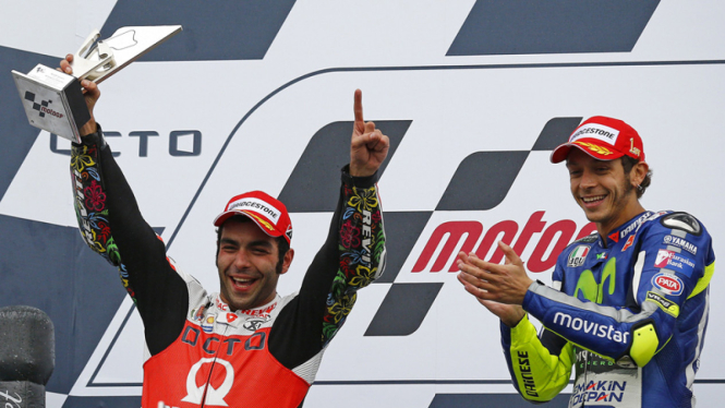 Valentino Rossi Juarai GP Silverstone Inggris