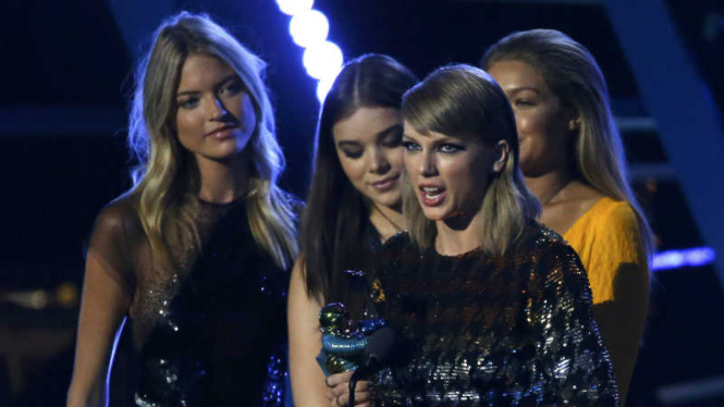 Taylor Swift di ajang MTV VMA 2015
