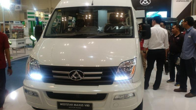 Maxus V80 di ajang GIIAS 2015.