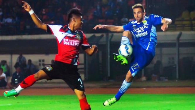 Penyerang Persib, Ilija Spasojevic di laga melawan Persiba Balikappan