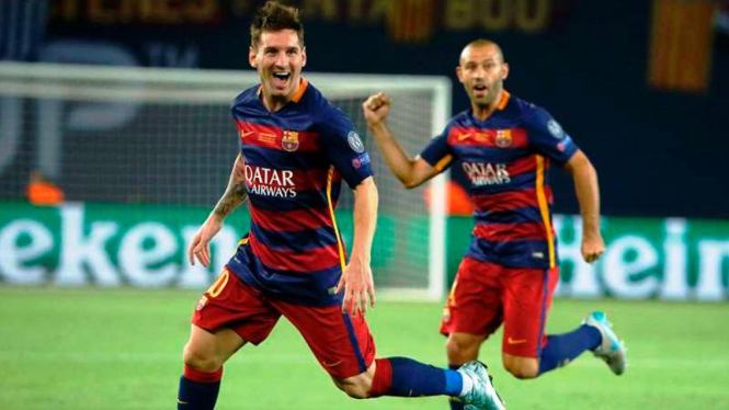Dua pemain Barcelona, Lionel Messi dan Javier Mascherano.