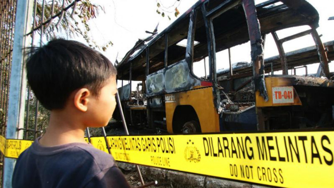 Bus Transjakarta terbakar