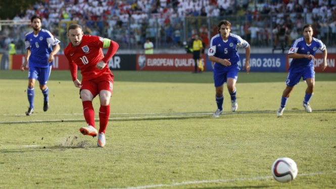 Eksekusi penalti kapten timnas Inggris, Wayne Rooney