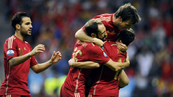 Pemain timnas Spanyol rayakan gol.