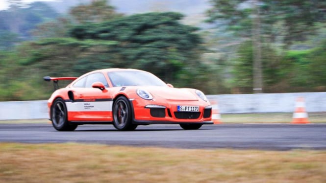 Porsche 911 GT3 RS.