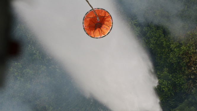 Water bombing di Kalimantan Barat