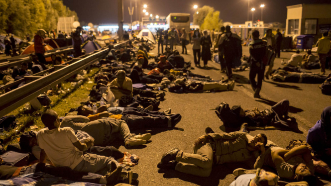 Ratusan Polisi Hongaria Cegat Pengungsi Suriah di Perbatasan