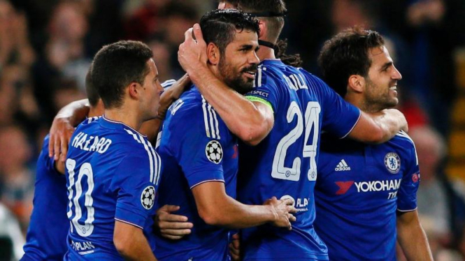 Pemain Chelsea rayakan gol Diego Costa