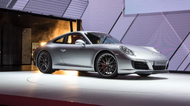 Porsche 911 Carrera S 2016.