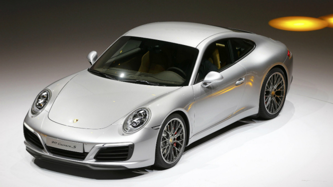 New Porsche 911 Carrera S