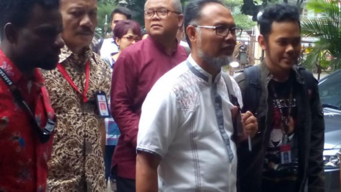 Bambang Widjojanto saat tiba di Mabes Polri