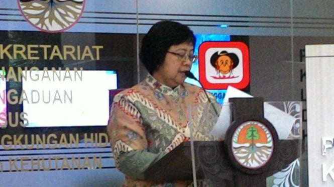 Menteri Lingkungan Hidup dan Kehutanan Siti Nurbaya