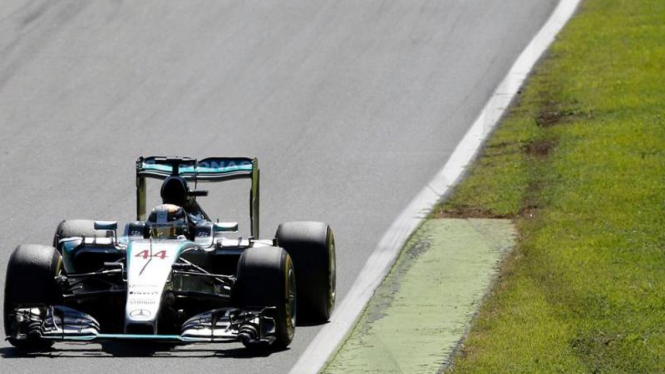 Pembalap Tim Mercedes, Lewis Hamilton