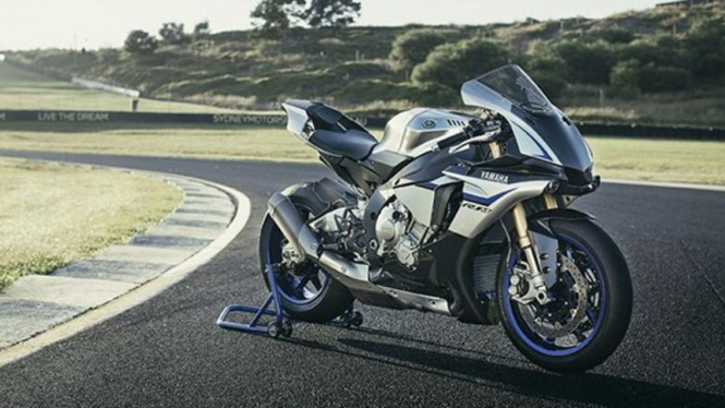 Yamaha YZF-R1M.