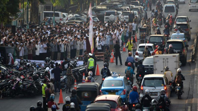 Warga Muhammadiyah menggelar Salat Idul Adha 2015