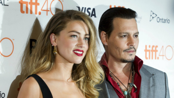 Johnny Depp dan Amber Heard saat masih mesra