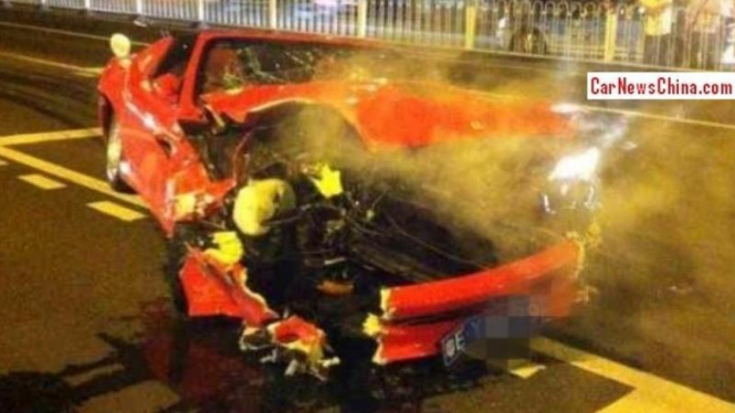 Ferrari 575M rusak parah