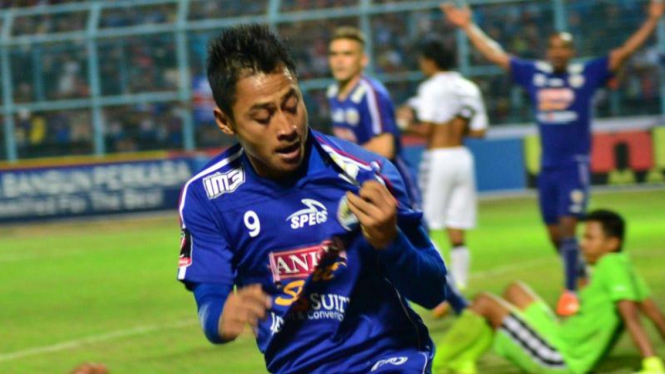 Pemain Arema Cronus, Samsul Arif.