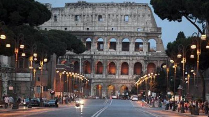 Tempat wisata Colosseum di Roma Italia